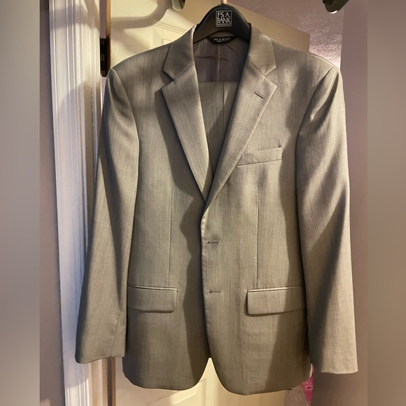 Jos A Banks Traveler’s Collection Tailored Fit - Picture 1 of 3